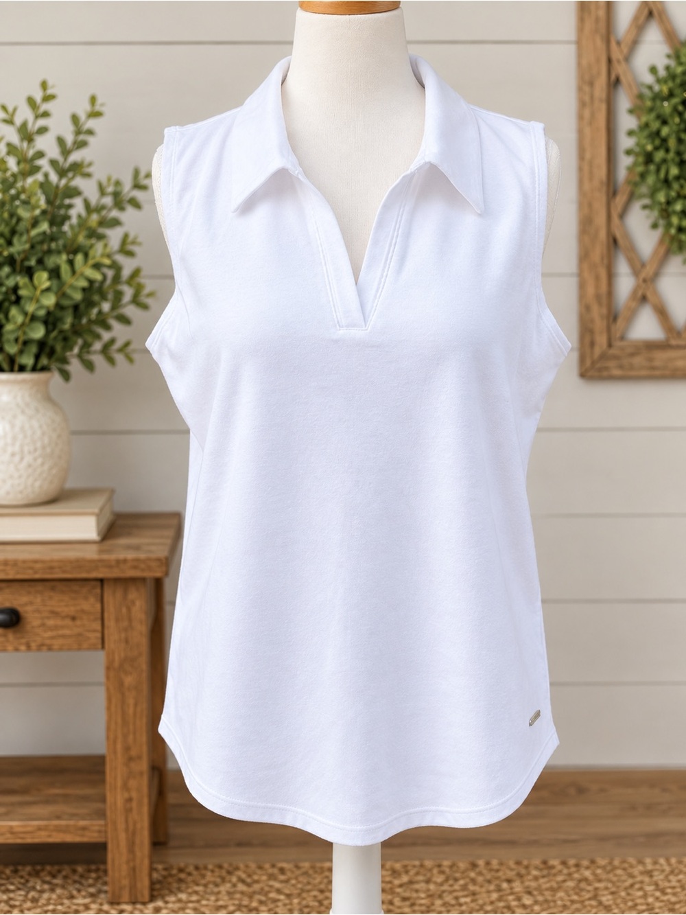 Calvin Klein White Sleeveless Polo V-Neck Tank